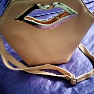 LIP HANDLE PURSE